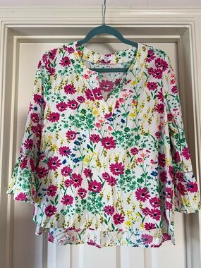 EUC Crown & Ivy White Floral Split-Neck Tunic with Pink and Green Accents